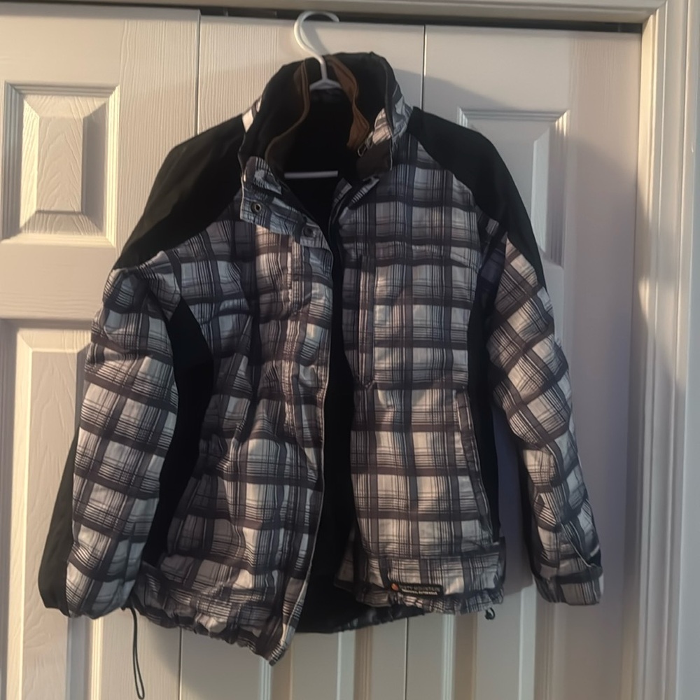 Misty Mountain Winter Jacket Size M🥰🥰